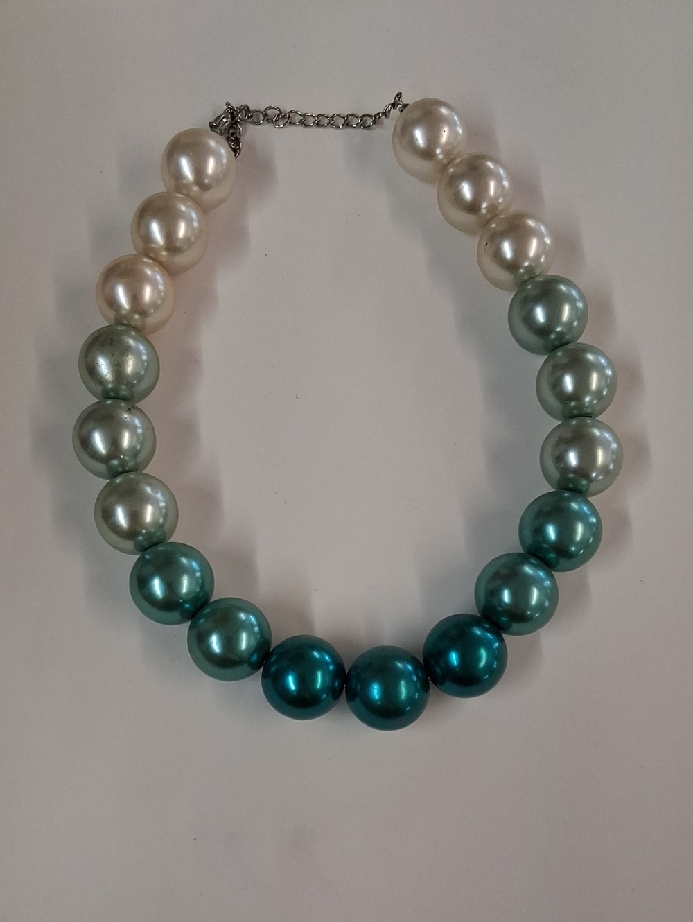 Classic Pearl Gradient Necklace in Teal and Cream